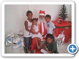 confraternizao-2013-papai-noel-crianas_31757840110_o